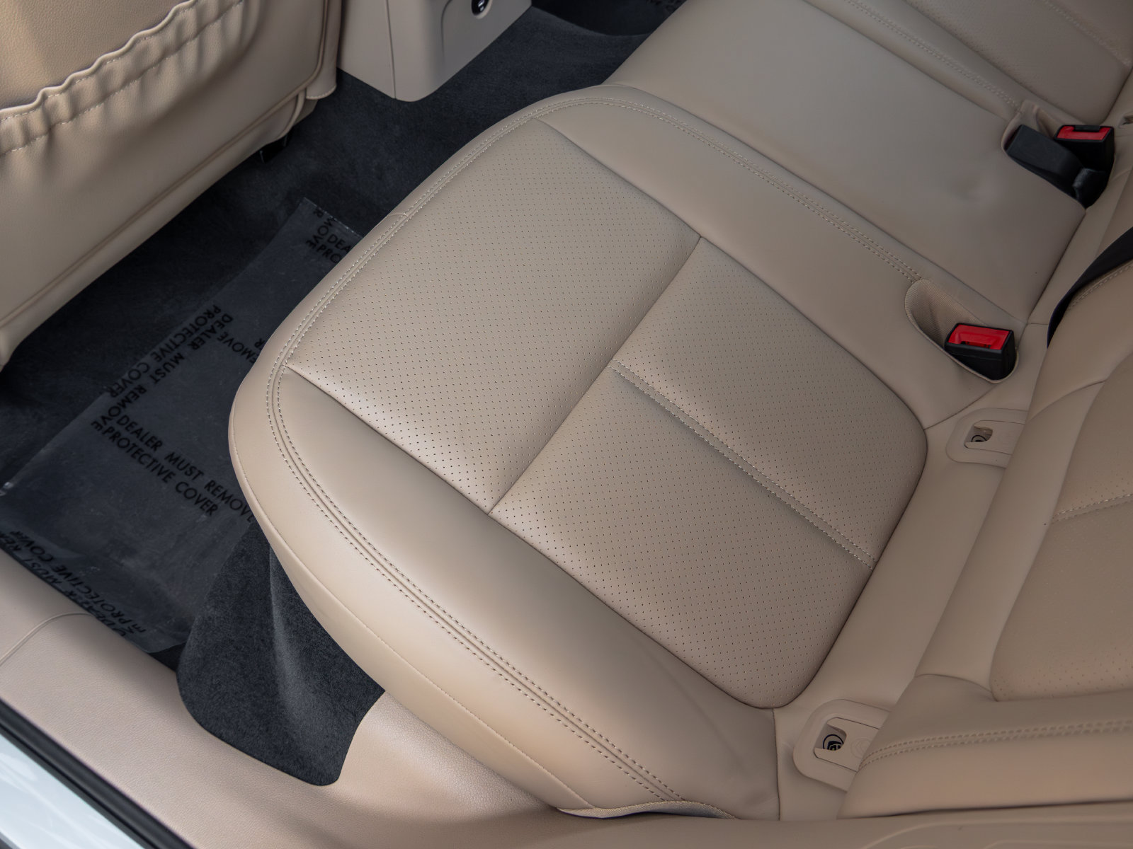 Certified 2023 Porsche Macan S AWD/4WD image 43