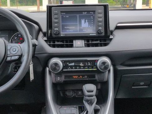 Certified 2022 Toyota RAV4 LE FWD image 18