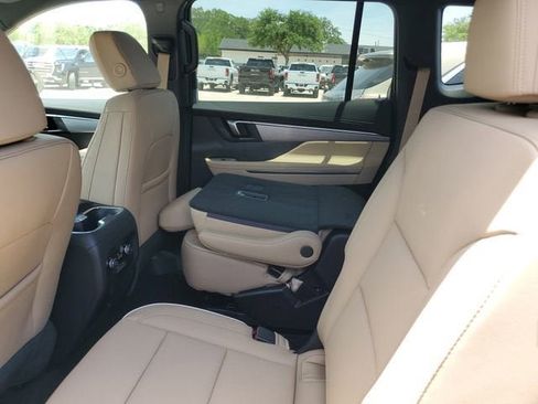New 2026 Buick Enclave Preferred w/ Power Package FWD image 11