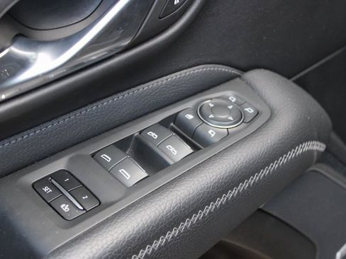 Used 2021 GMC Yukon XL Denali image 25