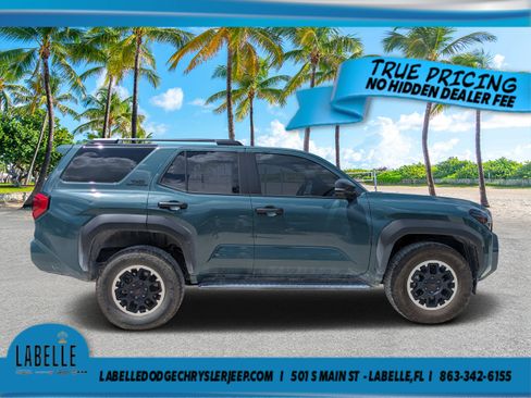 Used 2025 Toyota 4Runner TRD Off-Road Premium AWD/4WD image 2