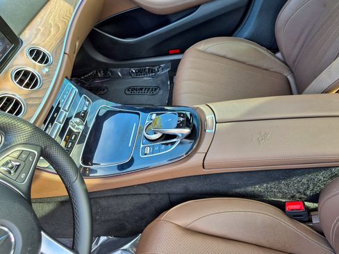 Used 2017 Mercedes-Benz E 300 image 26