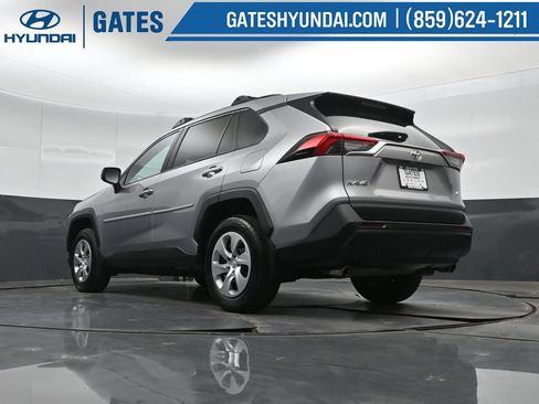Used 2021 Toyota RAV4 LE FWD image 39