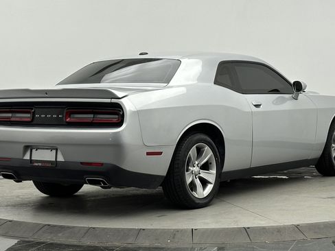 Used 2021 Dodge Challenger SXT image 7