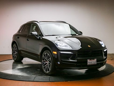 Certified 2026 Porsche Macan S AWD/4WD image 4