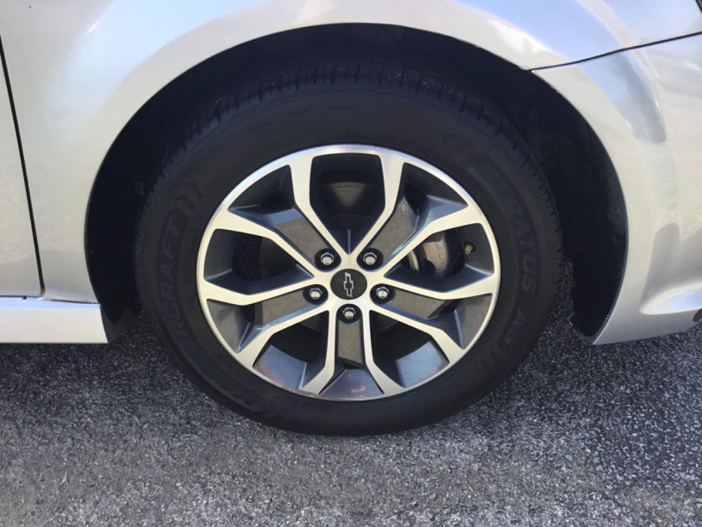 Used 2018 Chevrolet Sonic LT w/ RS Package FWD image 12