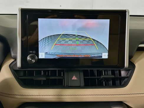Used 2025 Toyota RAV4 LE AWD/4WD image 24