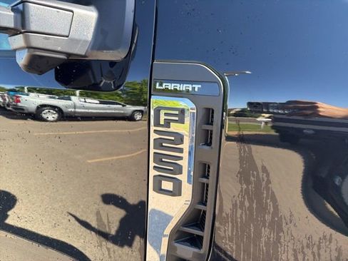 Certified 2025 Ford F250 Lariat AWD/4WD image 12