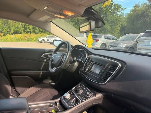 Used 2015 Chrysler 200 Limited w/ Convenience Group FWD image 16