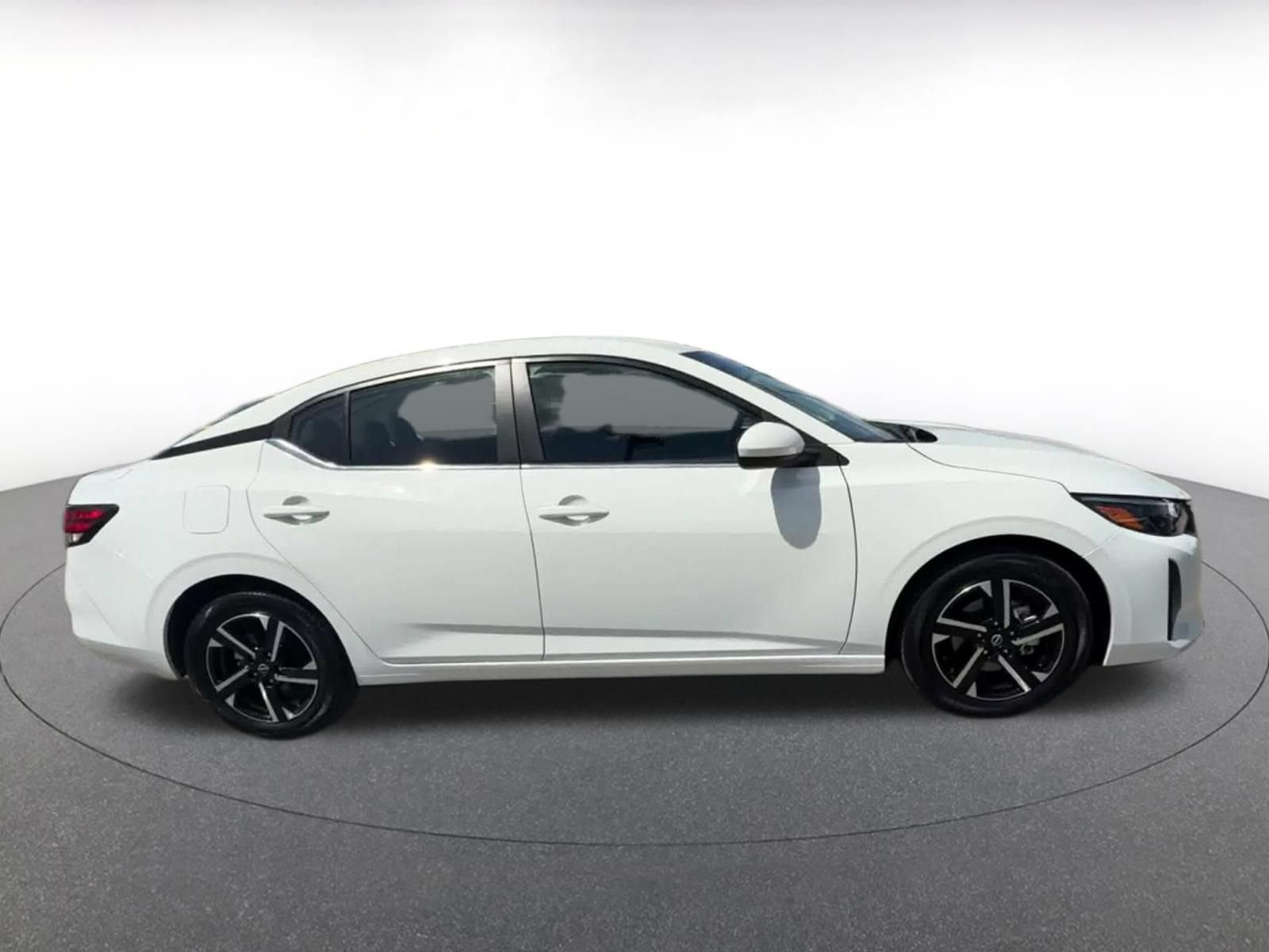 Used 2025 Nissan Sentra SV FWD image 15
