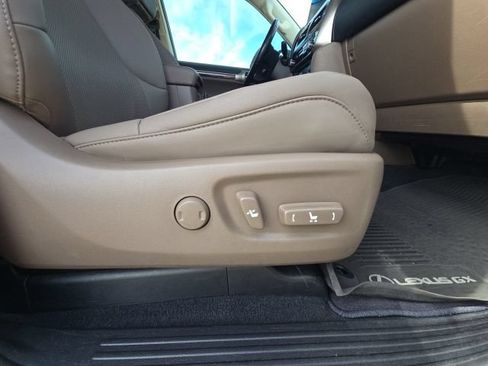 Used 2023 Lexus GX 460 Premium AWD/4WD image 17