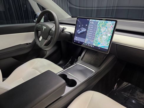 Used 2022 Tesla Model Y Performance AWD/4WD image 32