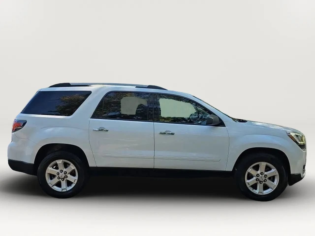 Used 2016 GMC Acadia SLE FWD image 9