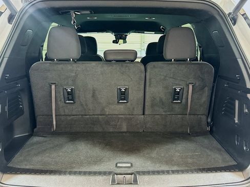 Used 2024 Chevrolet Traverse LT w/ LPO, Floor Liner Package FWD image 23