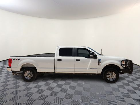 Used 2022 Ford F250 XL w/ Power Equipment Group AWD/4WD image 5