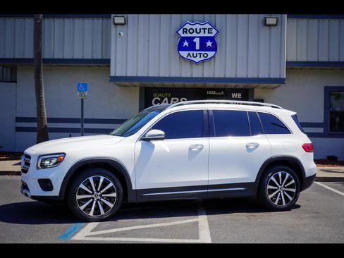 Used 2021 Mercedes-Benz GLB 250 w/ Premium Package image 1