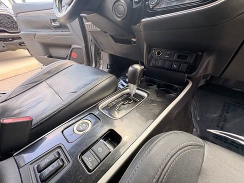Used 2019 Mitsubishi Outlander SEL AWD/4WD image 22