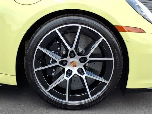 Used 2025 Porsche 911 Carrera 4 GTS image 32