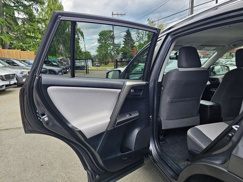 Used 2015 Toyota RAV4 LE AWD/4WD image 16