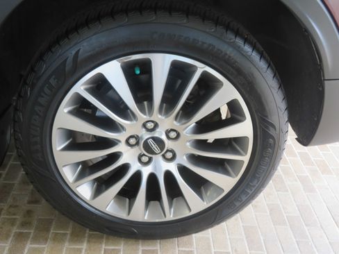 Used 2018 Lincoln MKC Reserve w/ Lincoln MKC Climate Package image 8