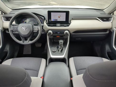 Used 2023 Toyota RAV4 XLE image 18