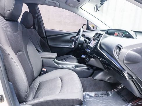 Used 2016 Toyota Prius Two image 18