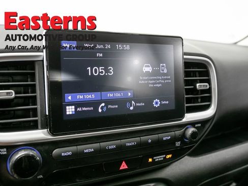 Used 2025 Hyundai Venue SEL FWD image 18
