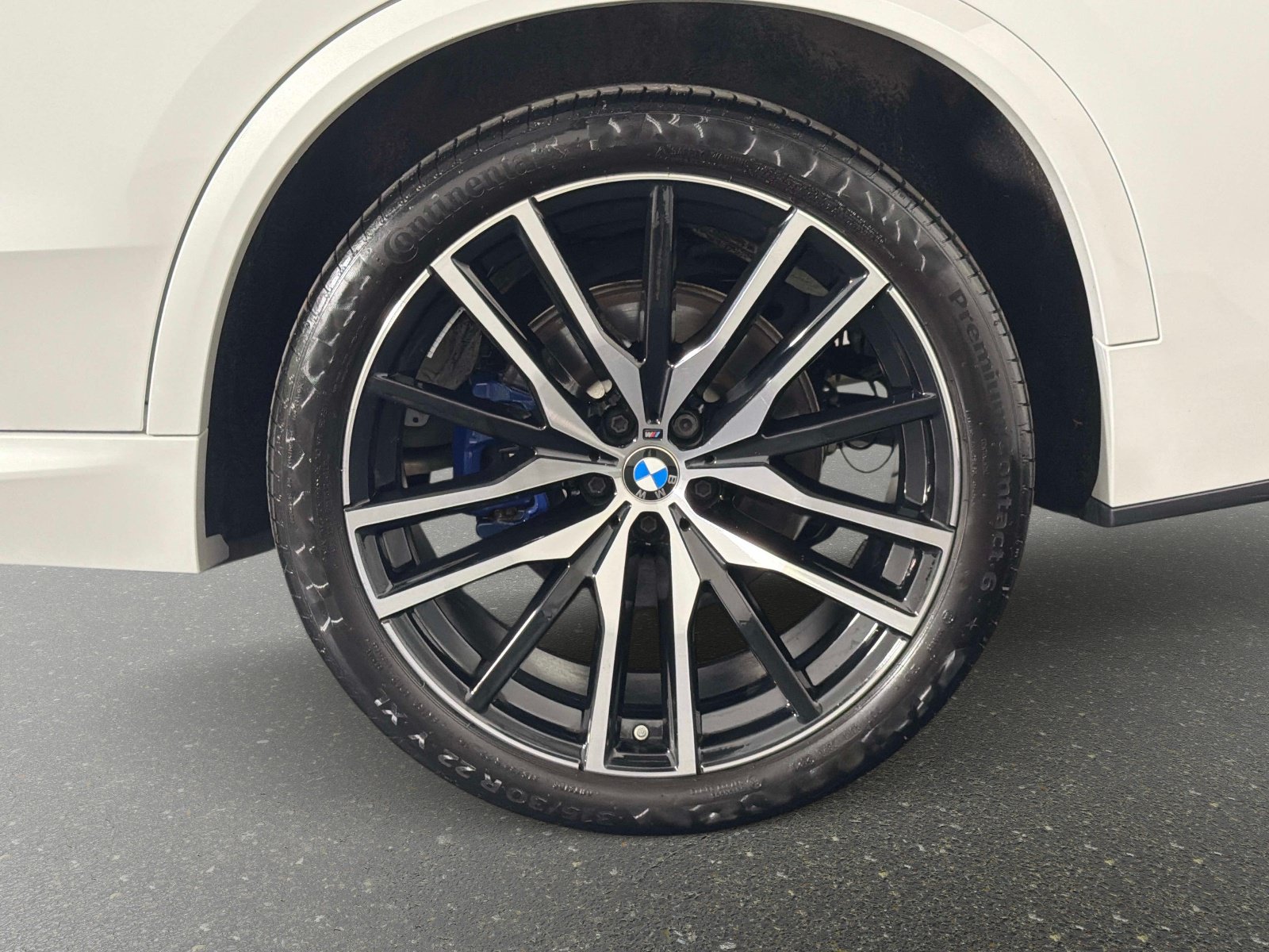 Used 2024 BMW X5 xDrive40i AWD/4WD image 12
