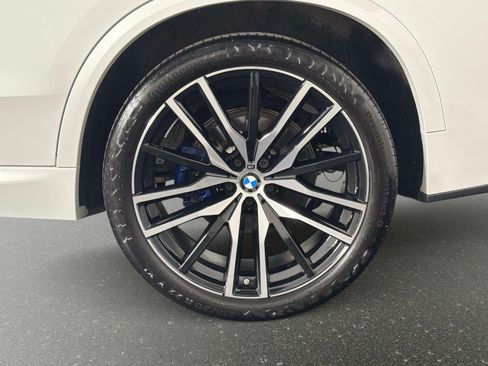 Used 2024 BMW X5 xDrive40i AWD/4WD image 12