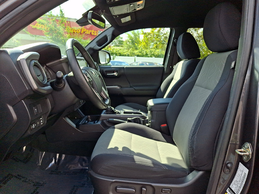 Certified 2020 Toyota Tacoma TRD Sport AWD/4WD image 13