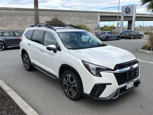 Used 2023 Subaru Ascent Touring AWD/4WD image 4