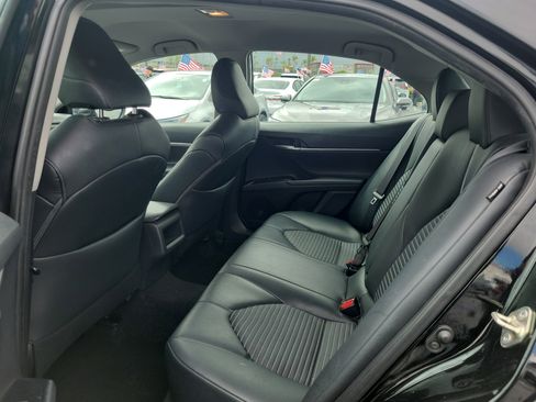 Used 2019 Toyota Camry SE image 18