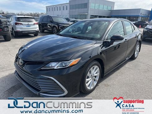 Used 2023 Toyota Camry LE image 1
