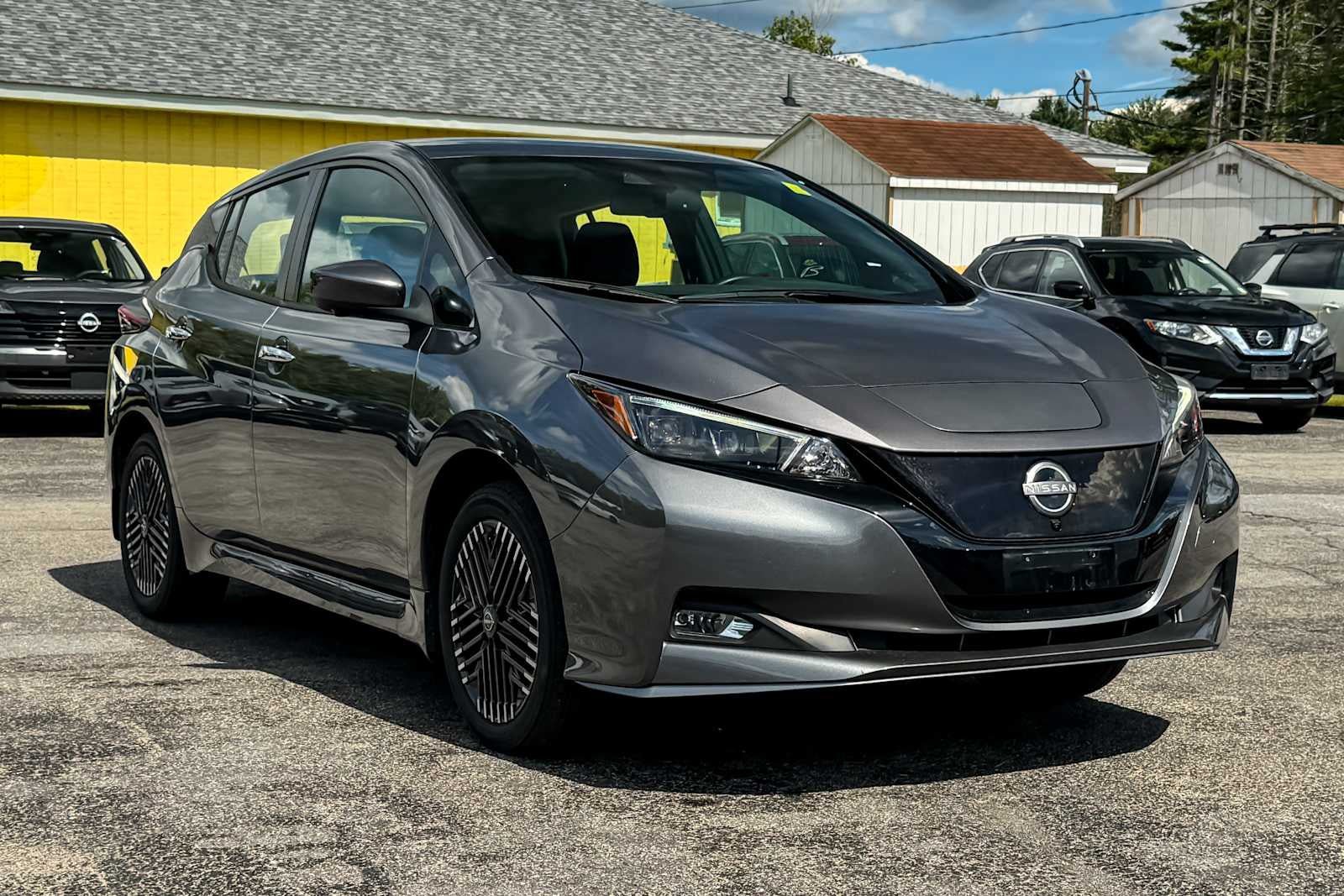 Certified 2025 Nissan Leaf SV Plus FWD image 1
