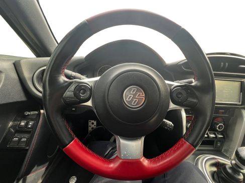 Used 2019 Toyota 86 image 14