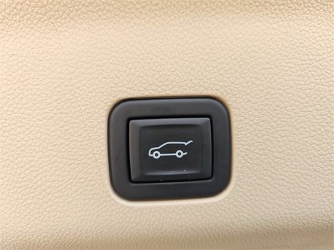 Used 2024 Cadillac Escalade Premium Luxury w/ Performance Package AWD/4WD image 36