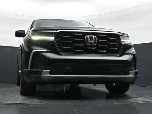 Used 2023 Honda Pilot Elite image 25