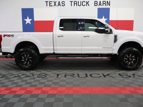 Used 2019 Ford F250 XLT w/ XLT Premium Package AWD/4WD image 15