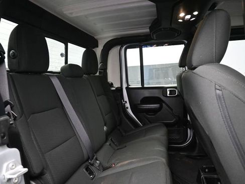 Used 2023 Jeep Gladiator Sport image 25