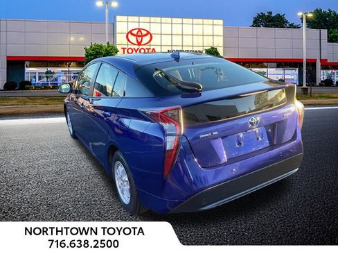 Used 2018 Toyota Prius Four image 7