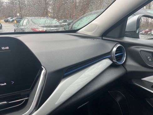 Used 2025 Chevrolet Trax LT image 29