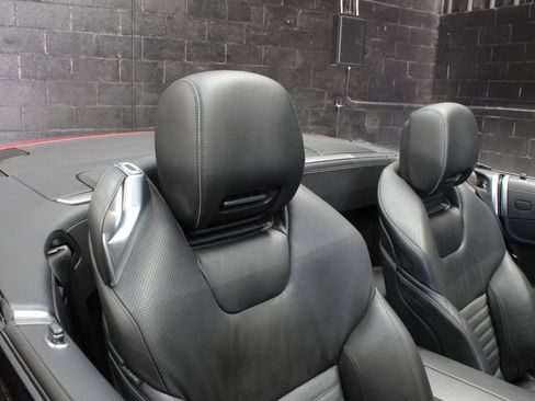 Used 2017 Mercedes-Benz SL 550 image 44