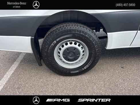Used 2025 Mercedes-Benz Sprinter 2500 image 12