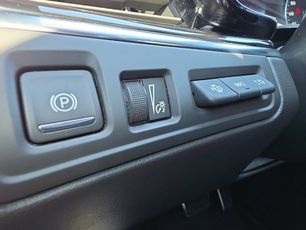 Used 2020 Cadillac XT6 Sport w/ Platinum Package AWD/4WD image 27