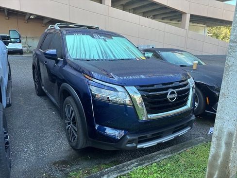 Used 2024 Nissan Pathfinder Platinum image 2