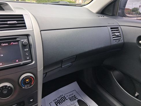 Used 2013 Toyota Corolla S image 22