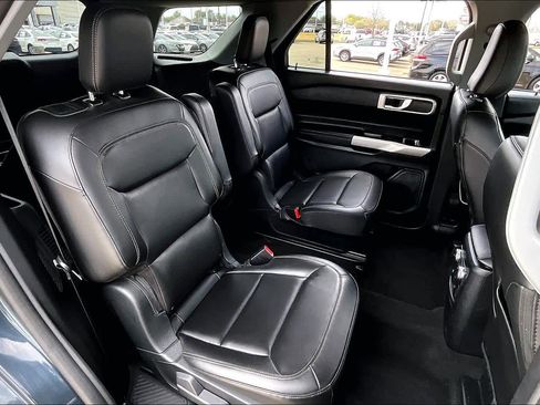 Used 2022 Ford Explorer XLT w/ Equipment Group 202A image 21