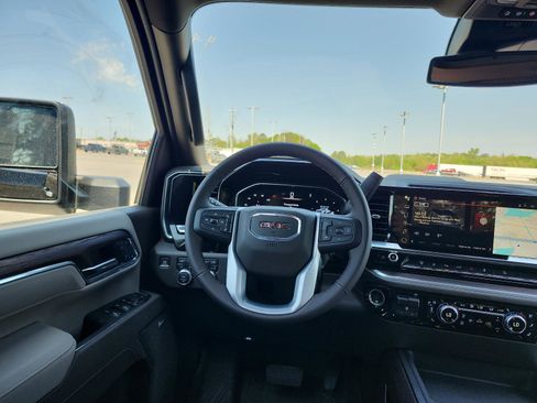 New 2025 GMC Sierra 2500 SLT w/ SLT Premium Package image 14