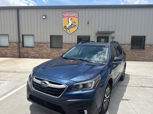 Used 2021 Subaru Outback Premium AWD/4WD image 3