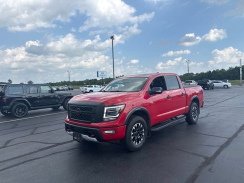 Used 2024 Nissan Titan PRO-4X w/ Pro-4x Convenience Package AWD/4WD image 4
